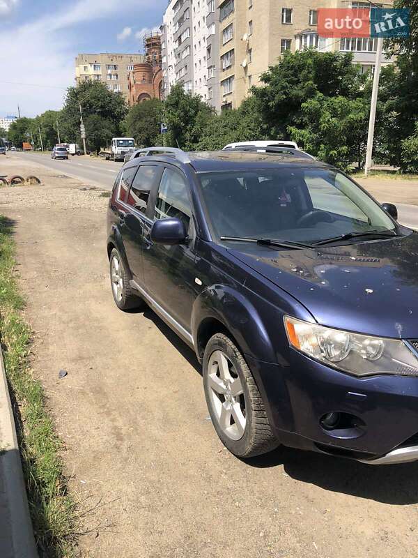 Позашляховик / Кросовер Mitsubishi Outlander 2009 в Чернівцях