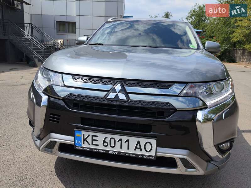 Внедорожник / Кроссовер Mitsubishi Outlander 2019 в Кривом Роге