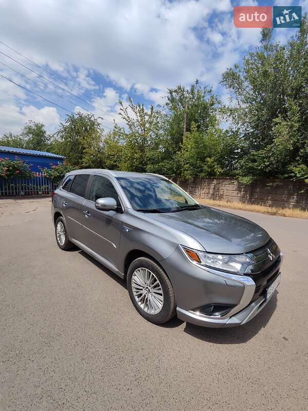 Внедорожник / Кроссовер Mitsubishi Outlander 2019 в Кривом Роге