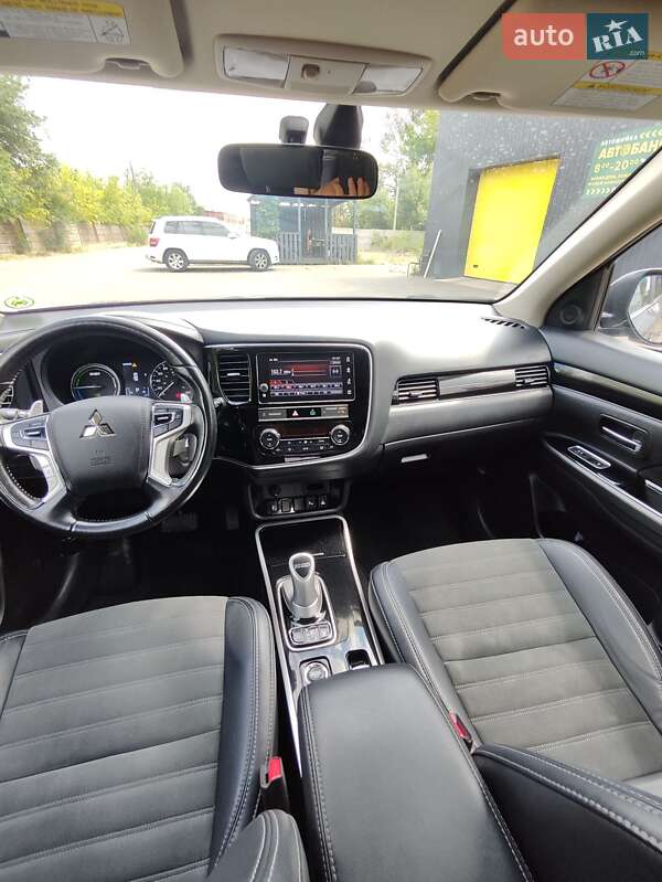 Внедорожник / Кроссовер Mitsubishi Outlander 2019 в Кривом Роге
