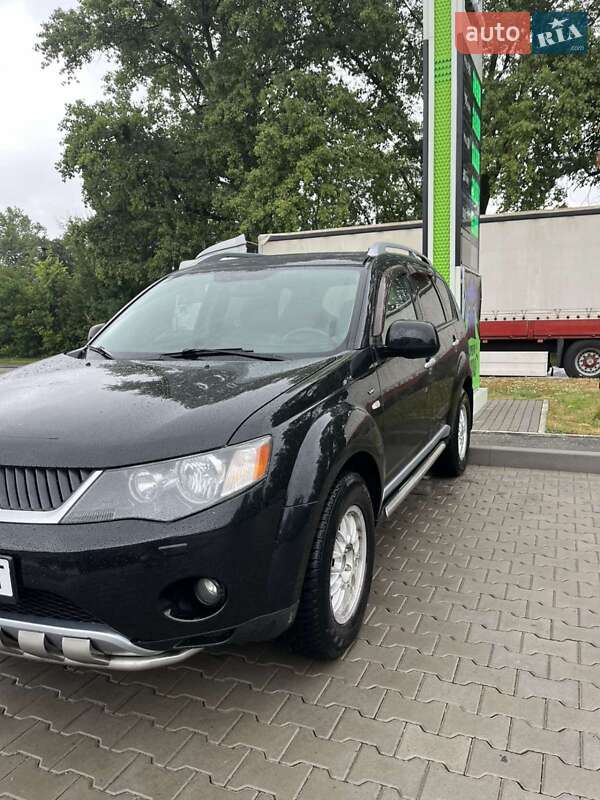 Внедорожник / Кроссовер Mitsubishi Outlander 2008 в Погребище