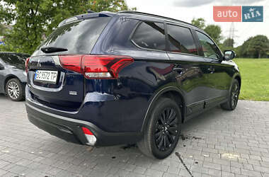 Внедорожник / Кроссовер Mitsubishi Outlander 2020 в 