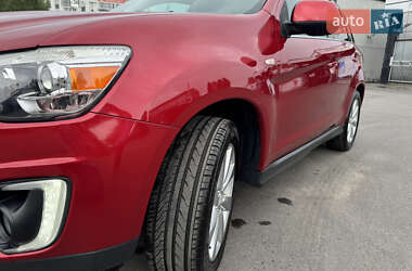 Внедорожник / Кроссовер Mitsubishi Outlander 2015 в 