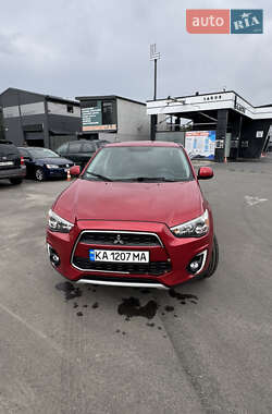Внедорожник / Кроссовер Mitsubishi Outlander 2015 в Киеве