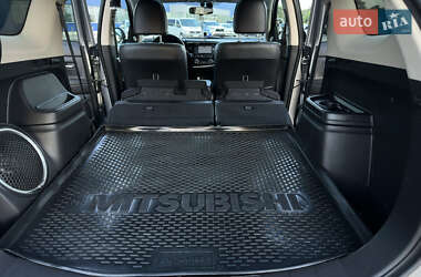 Внедорожник / Кроссовер Mitsubishi Outlander 2014 в 