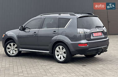 Внедорожник / Кроссовер Mitsubishi Outlander 2010 в 