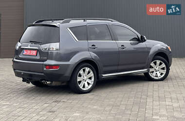 Внедорожник / Кроссовер Mitsubishi Outlander 2010 в 