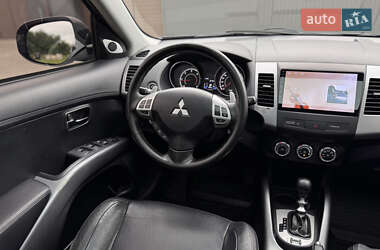 Внедорожник / Кроссовер Mitsubishi Outlander 2010 в 