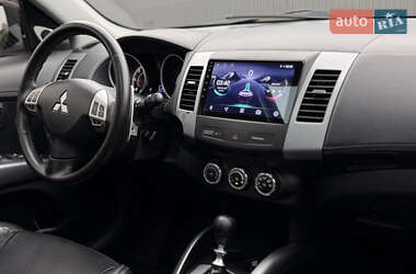 Внедорожник / Кроссовер Mitsubishi Outlander 2010 в 