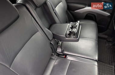 Внедорожник / Кроссовер Mitsubishi Outlander 2010 в 