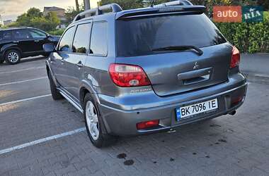 Внедорожник / Кроссовер Mitsubishi Outlander 2005 в 