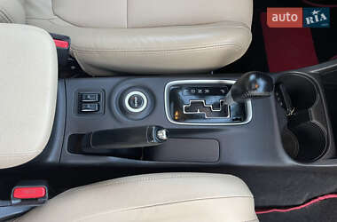 Внедорожник / Кроссовер Mitsubishi Outlander 2013 в 