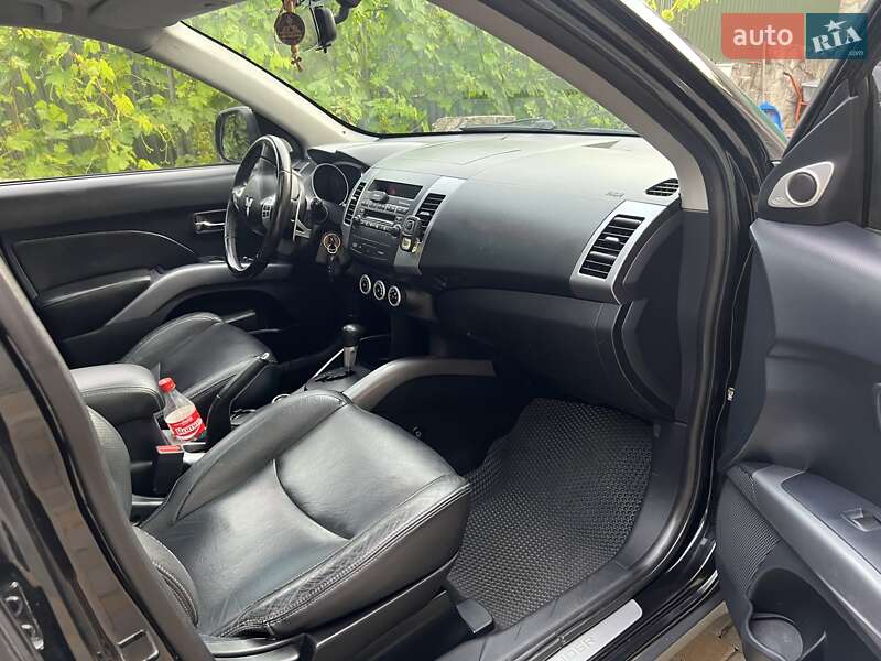 Внедорожник / Кроссовер Mitsubishi Outlander 2007 в Хмельницком