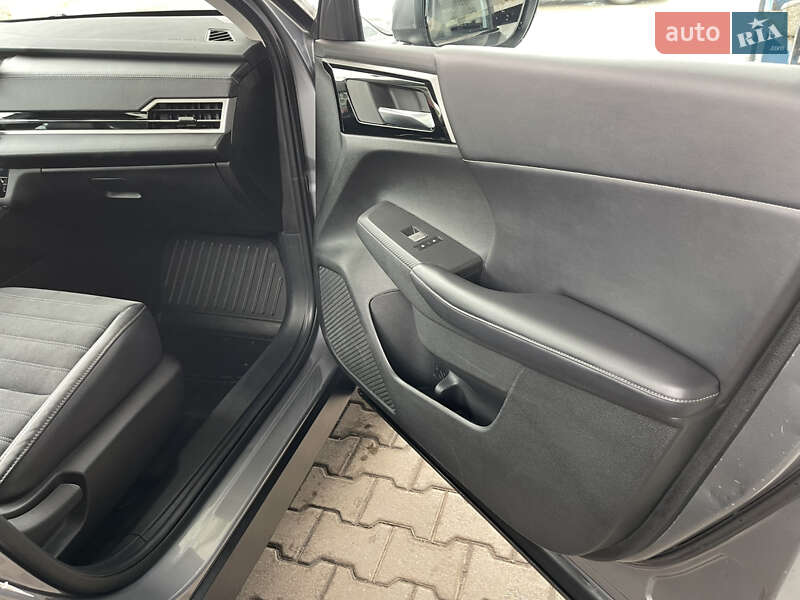 Внедорожник / Кроссовер Mitsubishi Outlander 2023 в Львове