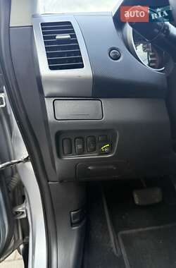 Внедорожник / Кроссовер Mitsubishi Outlander 2007 в 