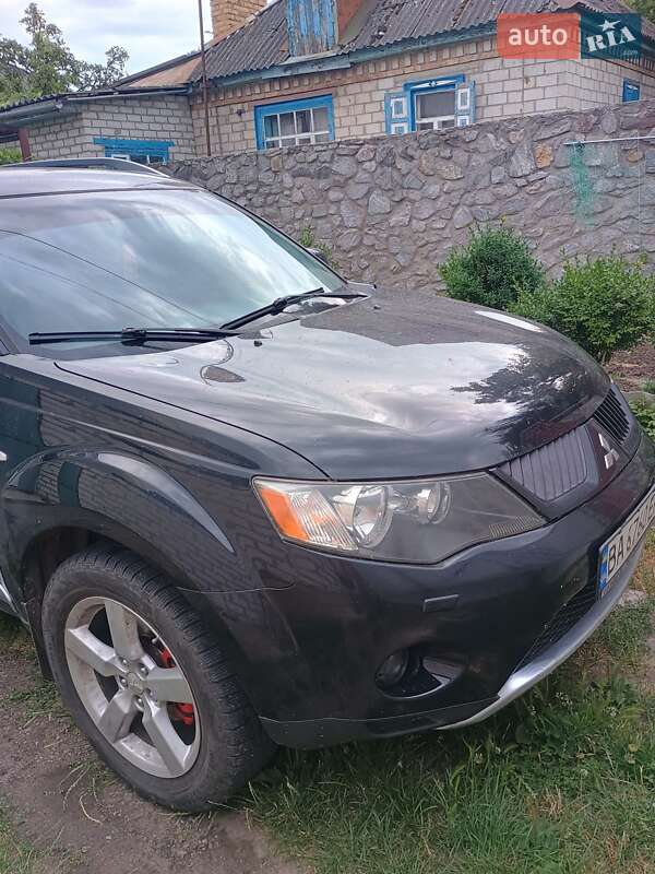 Внедорожник / Кроссовер Mitsubishi Outlander 2007 в Светловодске