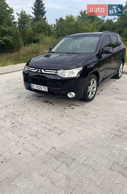 Позашляховик / Кросовер Mitsubishi Outlander 2013 в Стрию