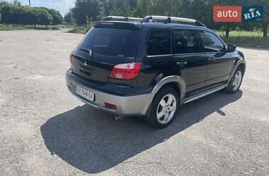 Внедорожник / Кроссовер Mitsubishi Outlander 2005 в 