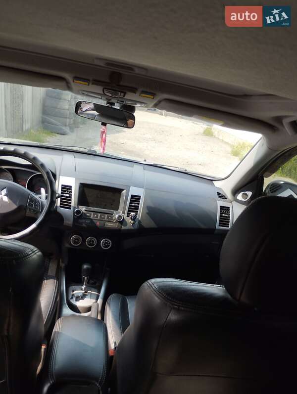 Внедорожник / Кроссовер Mitsubishi Outlander 2008 в Днепре
