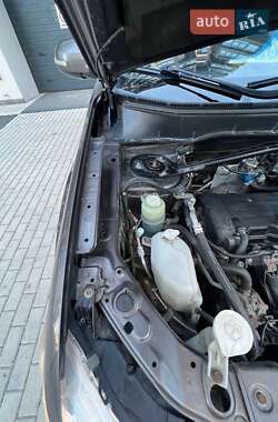 Внедорожник / Кроссовер Mitsubishi Outlander 2010 в 