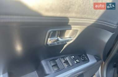 Внедорожник / Кроссовер Mitsubishi Outlander 2010 в 