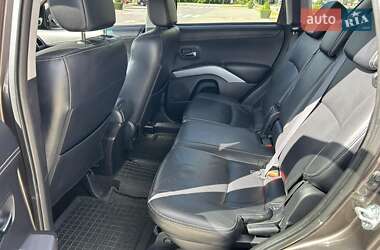 Внедорожник / Кроссовер Mitsubishi Outlander 2010 в 