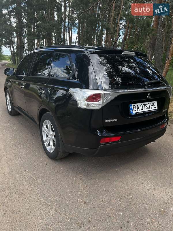 Позашляховик / Кросовер Mitsubishi Outlander 2013 в Кропивницькому