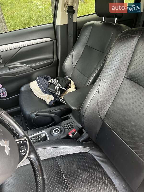 Позашляховик / Кросовер Mitsubishi Outlander 2013 в Кропивницькому