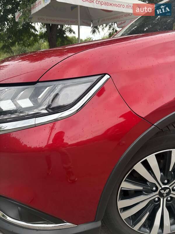 Внедорожник / Кроссовер Mitsubishi Outlander 2019 в Полтаве