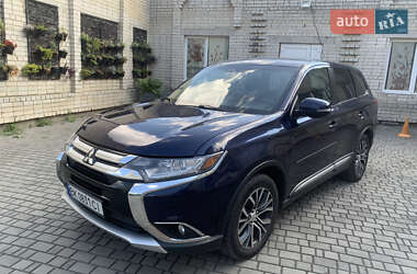 Позашляховик / Кросовер Mitsubishi Outlander 2016 в Рівному