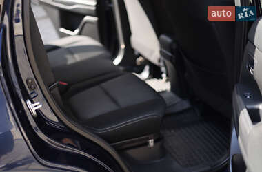 Внедорожник / Кроссовер Mitsubishi Outlander 2016 в 