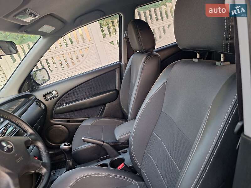 Внедорожник / Кроссовер Mitsubishi Outlander 2008 в Черновцах