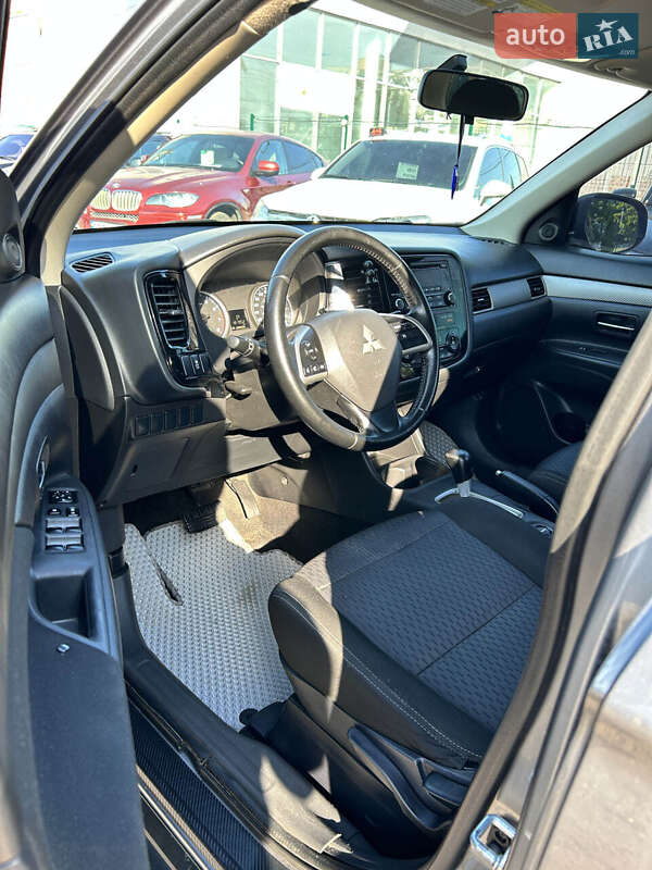 Внедорожник / Кроссовер Mitsubishi Outlander 2014 в Сумах