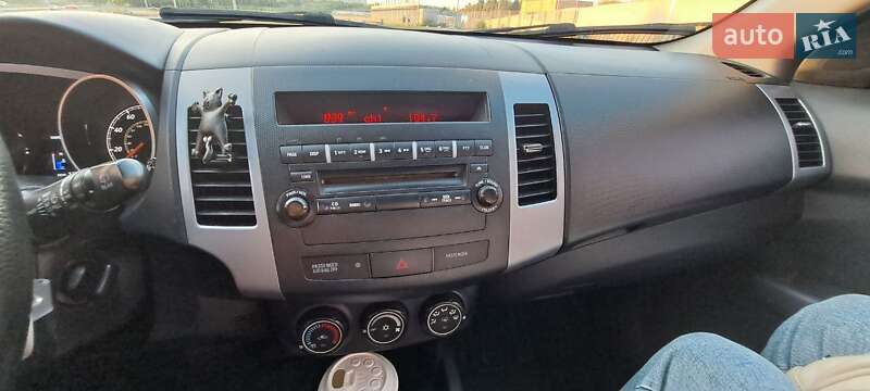 Позашляховик / Кросовер Mitsubishi Outlander 2012 в Львові