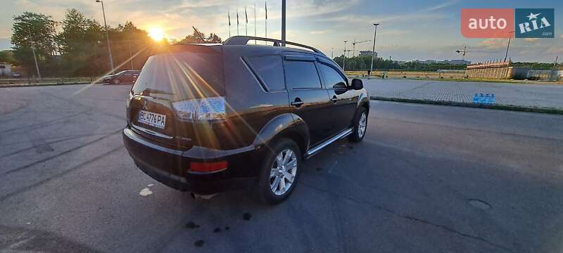 Позашляховик / Кросовер Mitsubishi Outlander 2012 в Львові