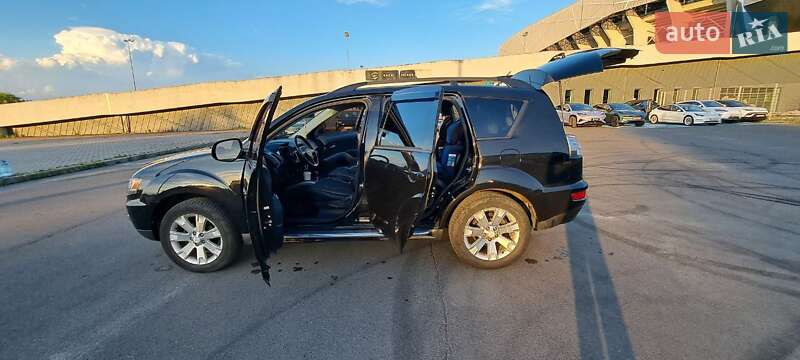 Позашляховик / Кросовер Mitsubishi Outlander 2012 в Львові