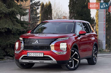 Внедорожник / Кроссовер Mitsubishi Outlander 2021 в 
