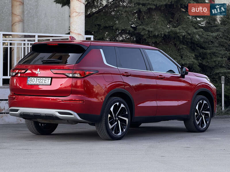 Позашляховик / Кросовер Mitsubishi Outlander 2021 в Тернополі