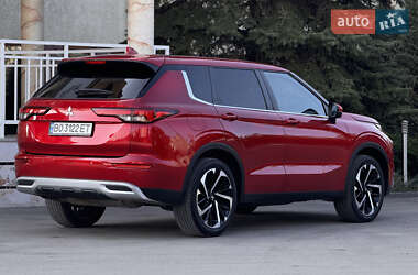 Внедорожник / Кроссовер Mitsubishi Outlander 2021 в 