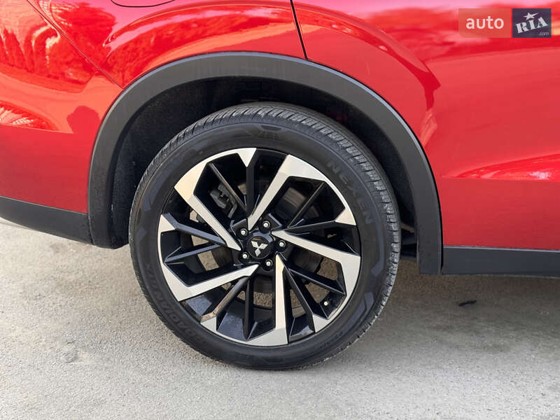 Позашляховик / Кросовер Mitsubishi Outlander 2021 в Тернополі