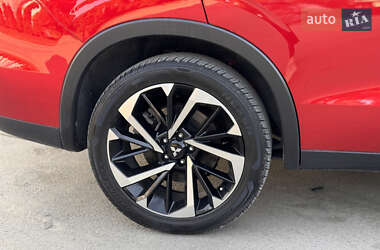 Внедорожник / Кроссовер Mitsubishi Outlander 2021 в 