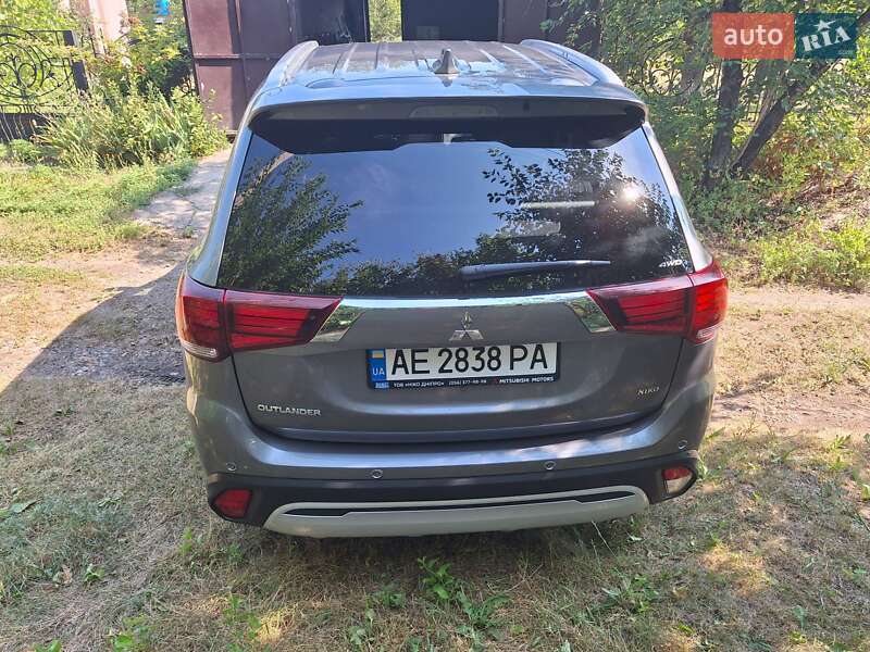 Внедорожник / Кроссовер Mitsubishi Outlander 2021 в Каменском