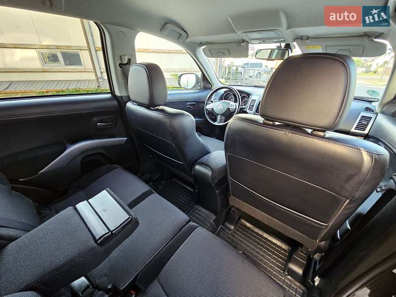 Внедорожник / Кроссовер Mitsubishi Outlander 2012 в Ивано-Франковске