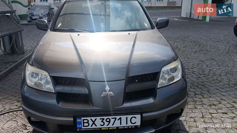 Внедорожник / Кроссовер Mitsubishi Outlander 2006 в 