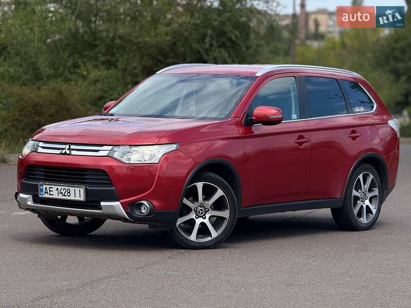 Внедорожник / Кроссовер Mitsubishi Outlander 2014 в Кривом Роге