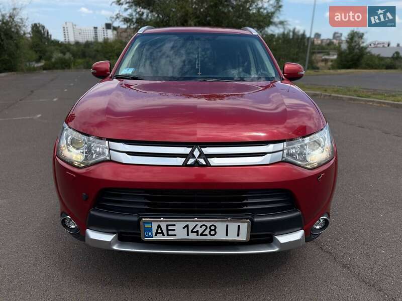 Внедорожник / Кроссовер Mitsubishi Outlander 2014 в Кривом Роге