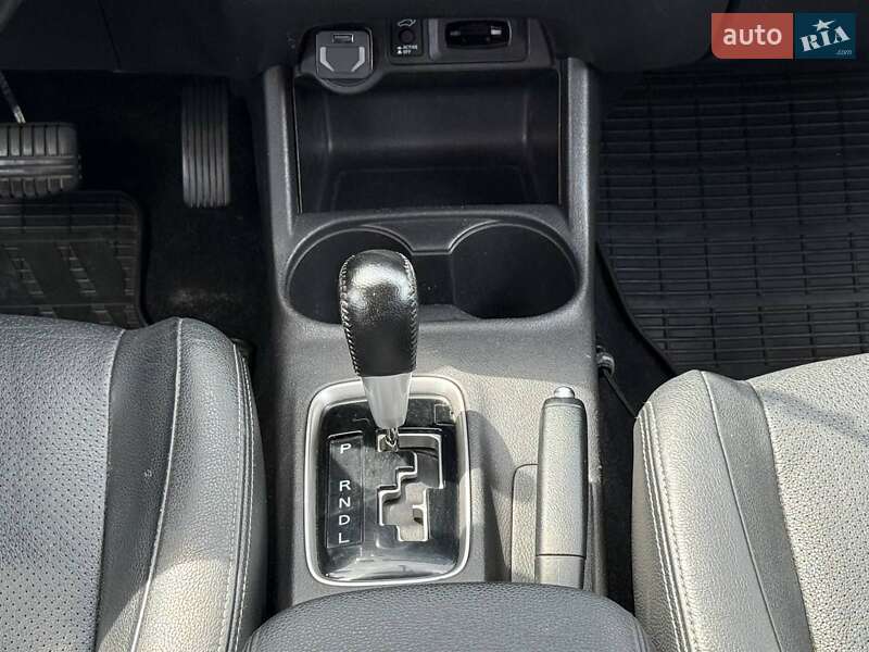 Внедорожник / Кроссовер Mitsubishi Outlander 2014 в Кривом Роге