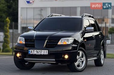 Позашляховик / Кросовер Mitsubishi Outlander 2006 в Чернівцях