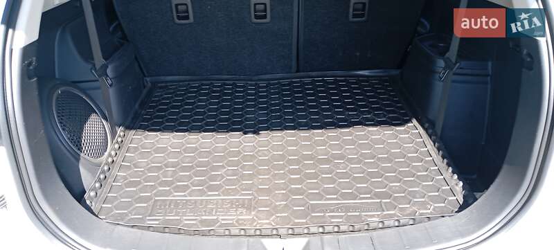 Позашляховик / Кросовер Mitsubishi Outlander 2014 в Апостоловому