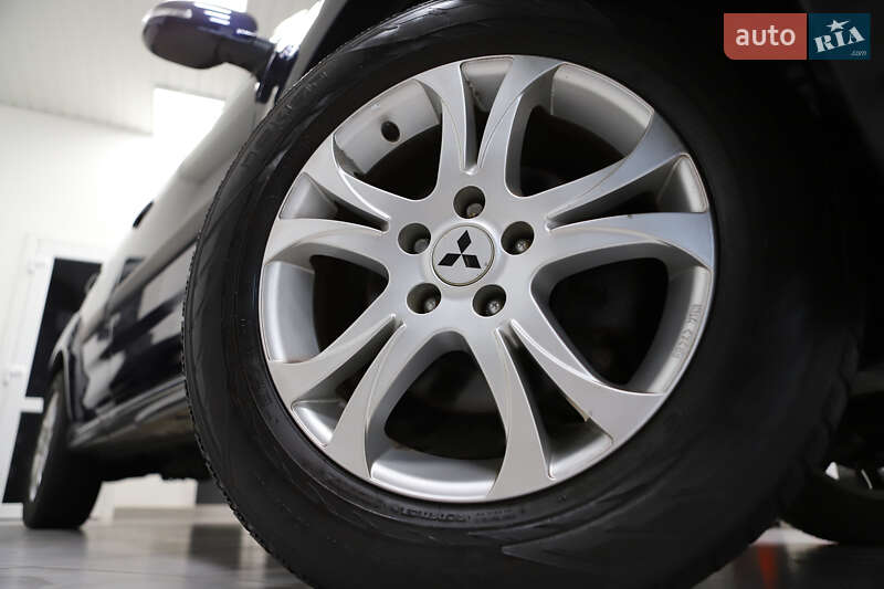 Позашляховик / Кросовер Mitsubishi Outlander 2012 в Дрогобичі